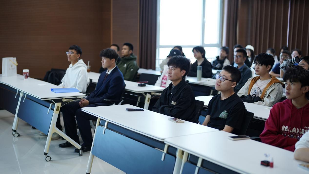 匯聚雙創(chuàng)活力 傳遞科技力量——大學(xué)生創(chuàng)新創(chuàng)業(yè)基地開放日活動順利舉行