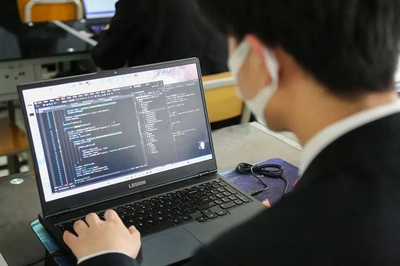 全棧開發(fā)培訓(xùn) 從建材行業(yè)到IT精英的轉(zhuǎn)型之路——北京八維教育